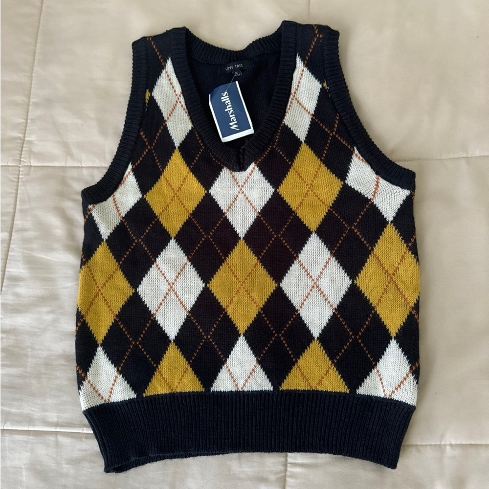 Marshalls Black and Yellow Argyle Sweater